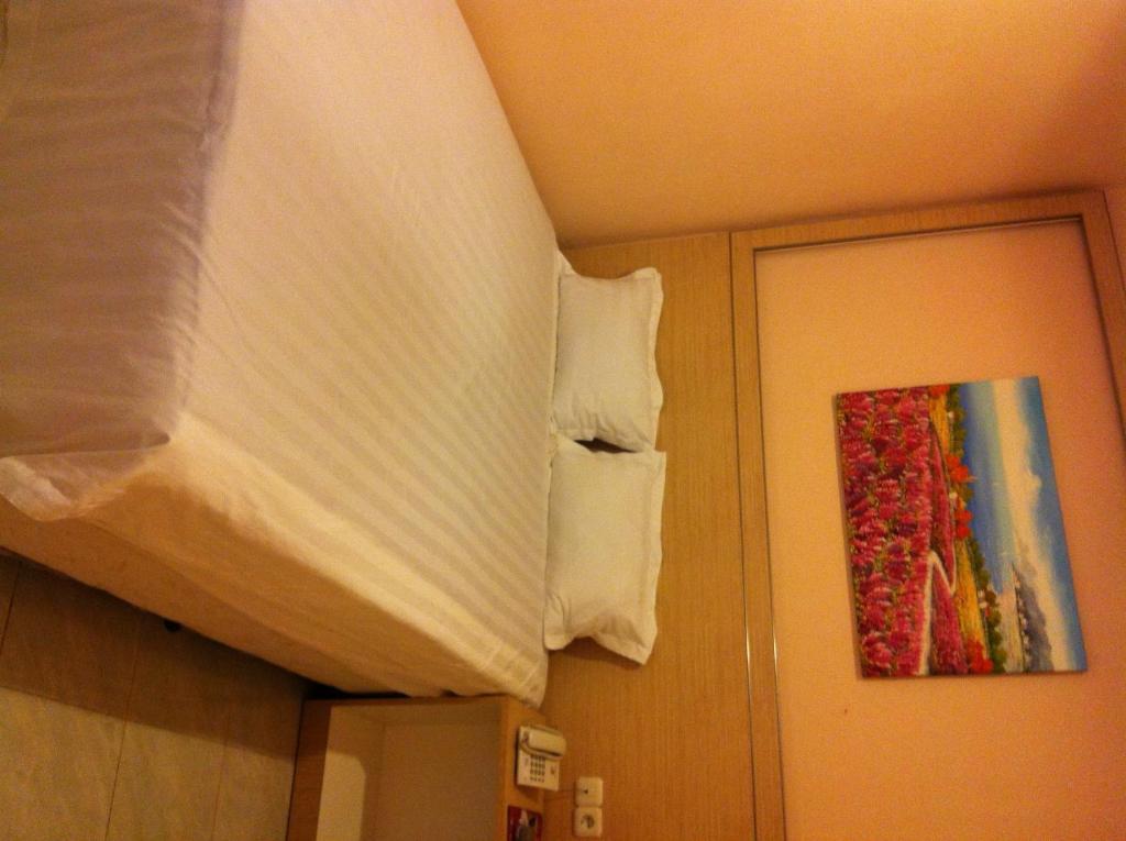 Hotel Paramount Biringkanya Zimmer foto