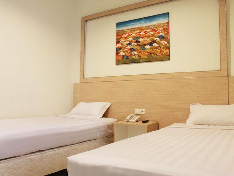 Hotel Paramount Biringkanya Exterior foto